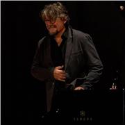 Professionista con più di 40 anni di esperienza nella didattica del pianoforte e di attività concertistica impartisce lezioni di pianoforte jazz armonia improvvisazione solfeggio e teoria